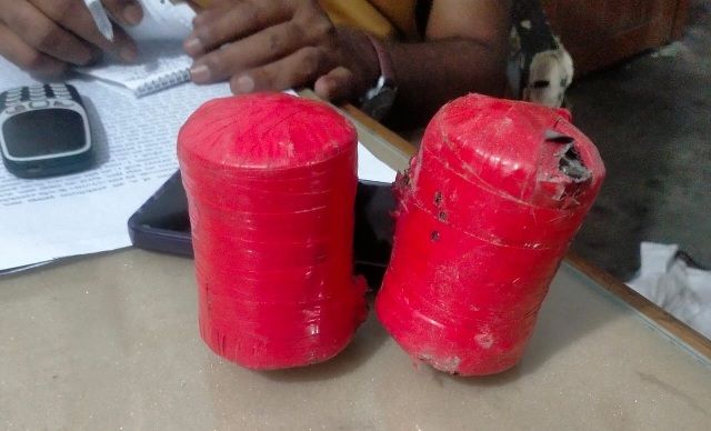 মাগুরার গ্রামে সংঘর্ষে হাতবোমা বিস্ফোরণ বোমাবাজসহ তিনজন গ্রেফতার আহত ১০ জন