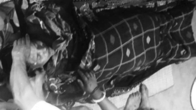 তানোরে গলায় ফাঁস দিয়ে গৃহবধূর আত্মহত্যা