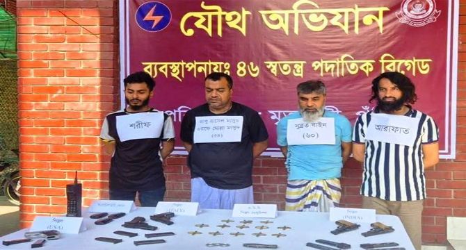 ঢাকার শীর্ষ সন্ত্রাসী কুষ্টিয়ার ভাড়া বাসায় গ্রেফতার
