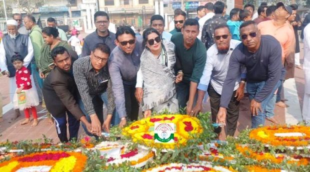 আন্তর্জাতিক মাতৃভাষা দিবসে খুলনা মফস্বল প্রেসক্লাবের নেতৃবৃন্দ ভাষা শহীদদের প্রতি শ্রদ্ধাঞ্জলি