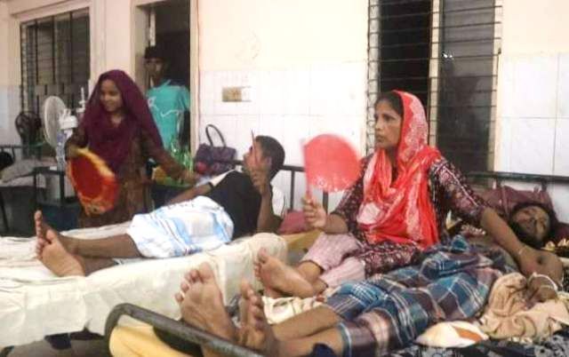 তীব্র গরমেও সৈয়দপুর ১০০ শয্যা হাসপাতালের ফ্যান নষ্ট রোগীদের নাজেহাল অবস্থা