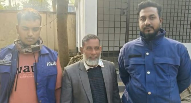 আশুলিয়া ইউনিয়নের ৮নং ওয়ার্ডের সাবেক মেম্বার নওয়াব হোসেন দেওয়ানকে গ্রেফতার