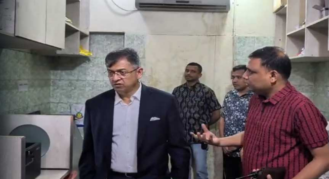 দেশের থানাগুলোকে দালালমুক্ত করার নির্দেশ স্বরাষ্ট্রমন্ত্রীর