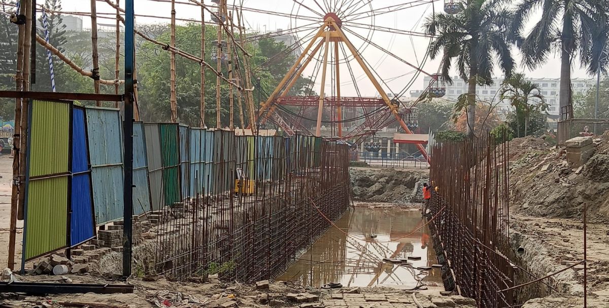 আশুলিয়ায় নয়নজুলি খালের জায়গায় বিনোদন কেন্দ্র ফ্যান্টাসি কিংডমের ড্রেন নির্মাণ