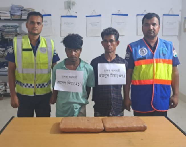 নবীনগরের মেঘনা নদীতে অভিযান চালিয়ে ৩ কেজি ৮০০ গ্রাম গাঁজাসহ দুইজন আটক