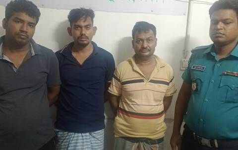 ডিবি পরিচয়ে ডাকাতির ঘটনায় ডাকাত দলের তিন সদস্য গ্রেফতার