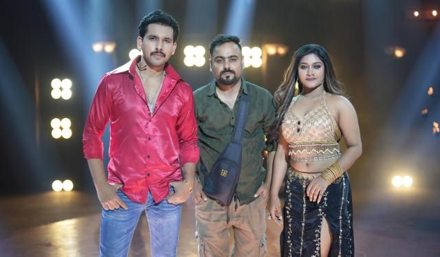আকাশ-কনাজুটিরগানের মডেল জাহের আলভি ও জেরিন খান