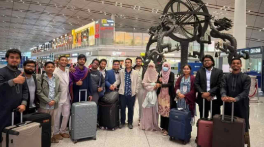 সাদিক কায়েমসহ ডাকসুর ১৫ নেতা চীন গেলেন