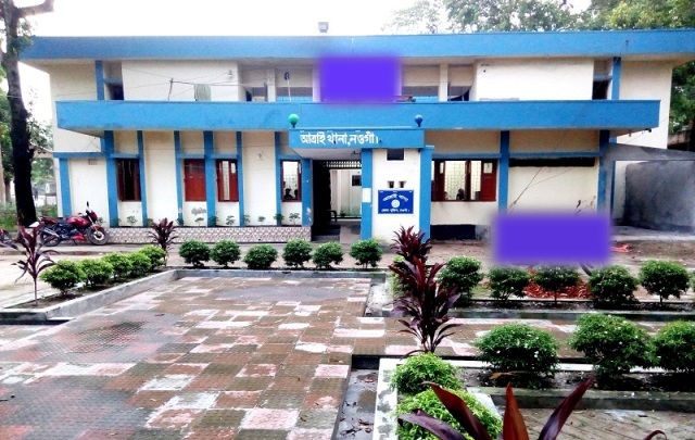 আত্রাইয়ে পৃথক অভিযানে গাঁজা-মদসহ মা-মেয়ে গ্রেপ্তার