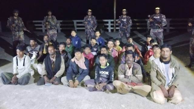 মায়ানমার আরকান আর্মির হাতে জিম্মি থাকা ২৯ জন জেলেকে ফেরত আনলো বিজিবি