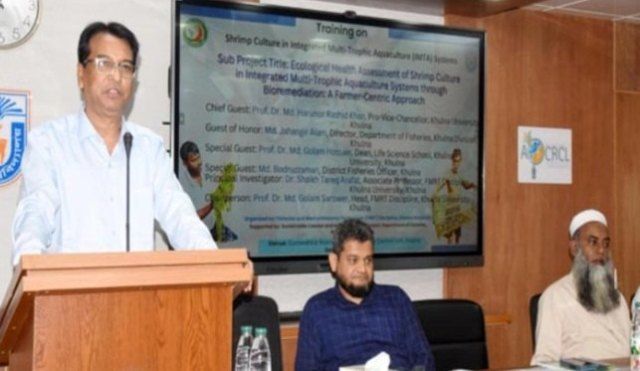 খুবিতে চিংড়ি চাষ বিষয়ক প্রশিক্ষণে উৎপাদন বাড়াতে অঞ্চলভিত্তিক গবেষণার ওপর গুরুত্ব দিতে হবে