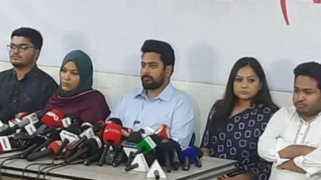 আ. লীগকে পুনর্বাসনের রাজনীতি বিএনপি জন্য কাল হবে: নাহিদ ইসলাম