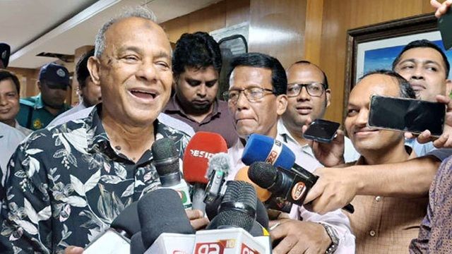 সব দেনা শোধ হয়েছে, সারের ঘাটতি হবে না: স্বরাষ্ট্র  উপদেষ্টা
