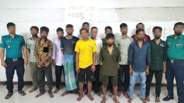 মোহাম্মদপুর থানা পুলিশের বিশেষ অভিযানে বিভিন্ন অপরাধে জড়িত ১৪ জন গ্রেফতার