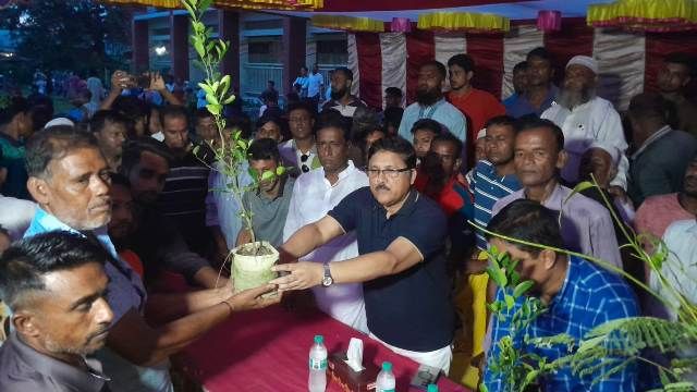 মাগুরা ১ সংসদীয় আসনের সংসদ সদস্য মনোনয়ন প্রত্যাশী মনোয়ার খানের বিরামহীন কর্মসুচি এলাকায় ভিন্নমাত্রা যোগ করছে
