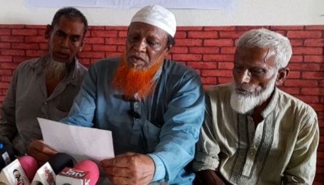 খুলনা মফস্বল প্রেসক্লাবে তেরখাদায় কবর স্থানের জায়গা দখল সংক্রান্ত বিরোধের জের ধরে সংবাদ সন্মেলন