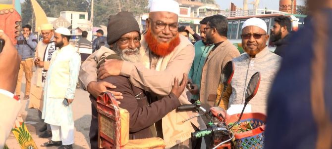 কবর জিয়ারতের মধ্য দিয়ে মেহেরপুর-১ আসনে জামায়াত প্রার্থীর প্রচার কার্যক্রমের উদ্বোধন