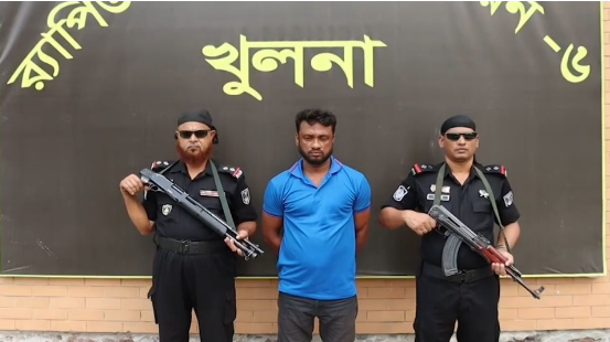 খুলনার ট্রিপল মার্ডার: আত্মগোপনেও শেষ রক্ষা হলো না ঘাতক সৎ বাবার, বরিশাল থেকে গ্রেপ্তার