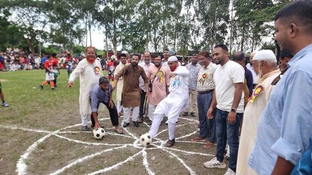 কোলা ইউনিয়নে শহীদ জিয়া স্মৃতি চাইনিজ বার ফুটবল টুর্নামেন্ট ফাইনাল ম্যাচ ও পুরস্কার বিতরণী