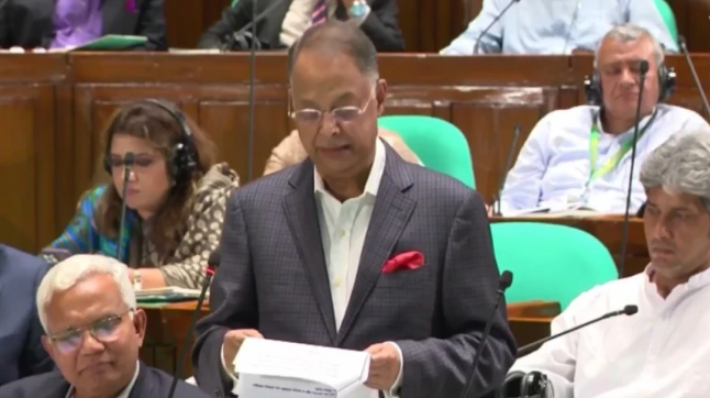 দেশে জ্বালানি ঘাটতি নেই, প্যানিকের কারণে পাম্পে দীর্ঘ লাইন: মন্ত্রী