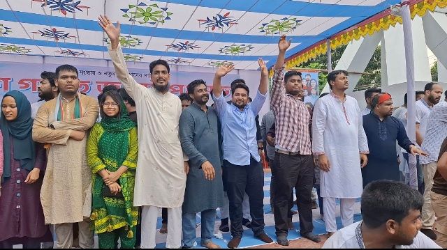 দেশে এই মুহুর্তে বিচার ও সংস্কারের মাধ্যমে গণতন্ত্রকে এগিয়ে নিতে হবে: নাহিদ ইসলাম