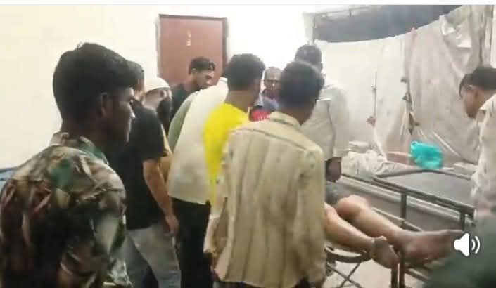 খুলনা চরমপন্থী নেতা শেখ শাহাদাত হোসেনকে কুপিয়ে ও গুলি করে হত্যা করেছে দুর্বৃত্তরা