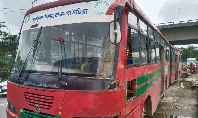 রূপগঞ্জে বিআরটিসি বাসে চরম দুরবস্থা: যাত্রী সেবা নয়, দুর্ভোগের প্রতীক