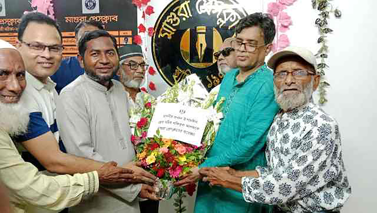 দেশের জনগন এ সরকারের আমলে ভাল আছে মাগুরা প্রেসক্লাবে প্রেস সচিব শফিকুল আলম