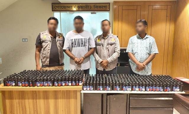 ৪৮৩ বোতল ফেনসিডিল ও কাভার্ড ভ্যানসহ এক মাদক কারবারিকে গ্রেফতার করেছে ডিবি