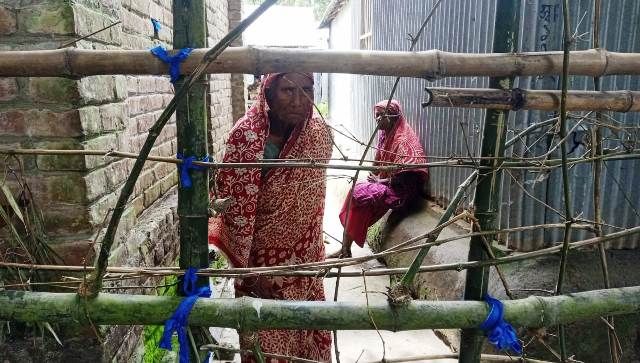 জমি বিরোধে প্রবেশ পথ বন্ধ, পরিবার অবরুদ্ধ ২০ দিন!