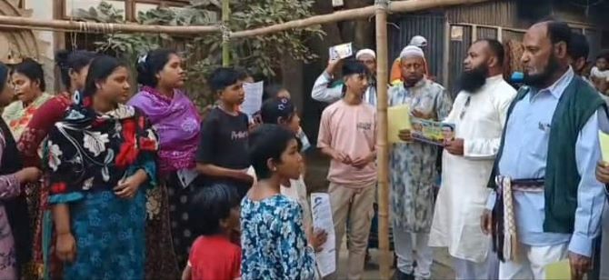 ধানের শীষ প্রতীকের বিজয়ের লক্ষ্যে ভোটারদের দ্বারে দ্বারে যুবদল নেতা জনি