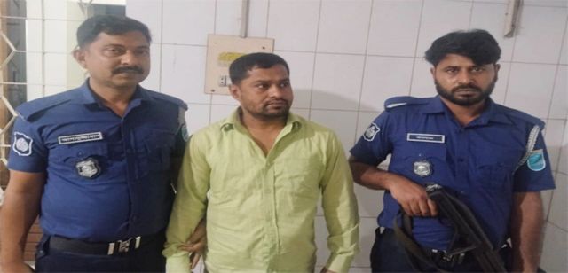 সাভারে শীর্ষ সন্ত্রাসী ও হত্যা মামলার আসামি যুবলীগ নেতা মুরগি হেলাল গ্রেপ্তার