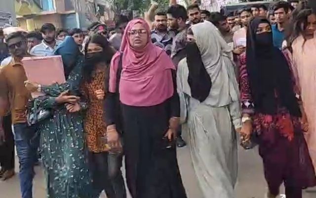 মাগুরায় ছাত্রদল নেতা মেহেদী হাসান রাব্বী হত্যার বিচারের দাবিতে বিক্ষোভ মিছিল