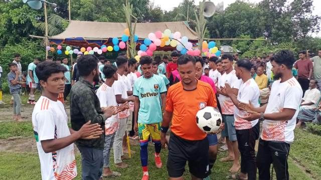 নবীনগর মেরকুটা লাইন্স ক্লাবের উদ্যোগে মিনিবার ফুটবল টুর্নামেন্টের উদ্বোধনী খেলা অনুষ্ঠিত