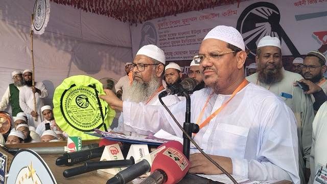 দিল্লিতে বৃষ্টি পড়লে এদেশে ছাতা ধরার অপচেষ্টা রুখে দিতে হবে -পীর সাহেব চরমোনাই