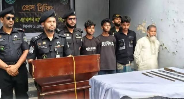 নবীনগরে র‍্যাব সদস্যদের ওপর হামলার ঘটনায় নারীসহ আটক ৫