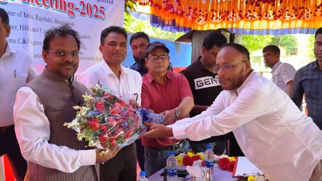 ভারত-বাংলাদেশের মানুষের মাঝে খুব গভীর সম্পর্ক রয়েছে বলে মন্তব্য করেছেন ভারতের সহকারি হাইকমিশনার