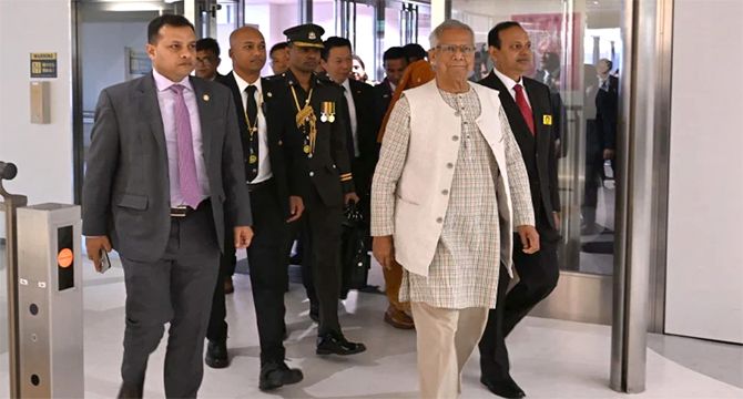 টোকিওতে পৌঁছেছেন প্রধান উপদেষ্টা
