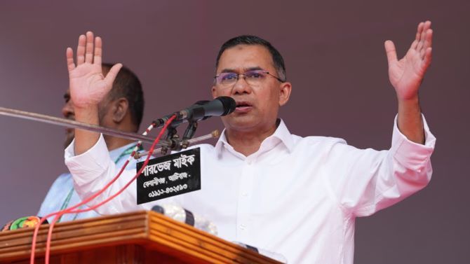 একটি দল শুধু ঠকাচ্ছেই না, যারা মুসলমান তাদের শিরক করাচ্ছে: তারেক রহমান