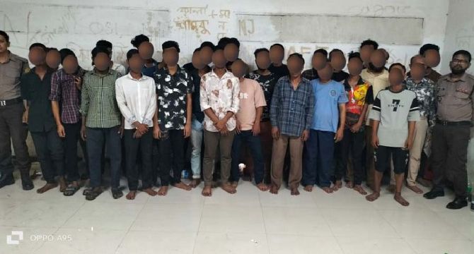 তেজগাঁও বিভাগের অভিযানে বিভিন্ন অপরাধে জড়িত ৭৩ জন গ্রেফতার