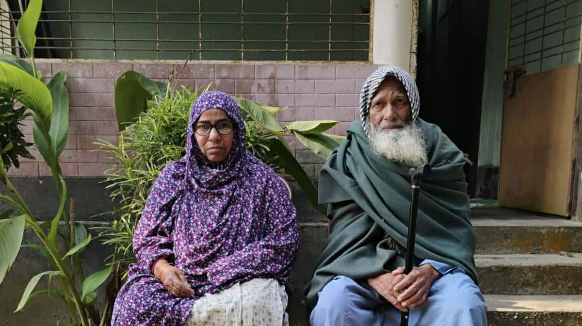 বড়াইগ্রামে বৃদ্ধ দম্পতিকে মারধরের অভিযোগ যুবলীগ নেতার বিরুদ্ধে