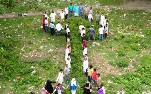 ঝালকাঠিতে মানববৃক্ষ তৈরি করে পরিবেশ দিবস উদযাপন