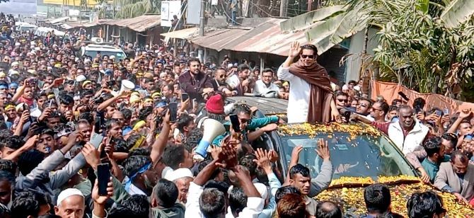 আমি এমপি হলে আপনারা নিশ্চিন্তে, শান্তিতে ঘুমাইতে পারবেন