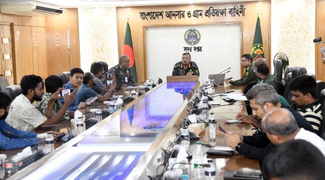 শারদীয় পূজায় ২ লক্ষাধিক আনসার-ভিডিপি মোতায়েন, প্রযুক্তিতে নিরাপত্তার নতুন অধ্যায়