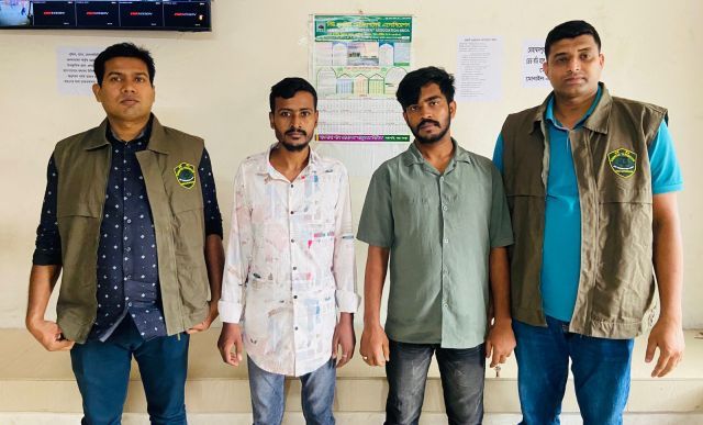 মোহাম্মদপুরে সিটিটিসির অভিযানে চিহ্নিত ছিনতাইকারী ও মাদক কারবারি গ্রেফতার