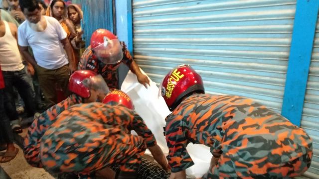 মোটরসাইকেলে ৪ জন, প্রাইভেটকারের ধাক্কায় নিহত ৩