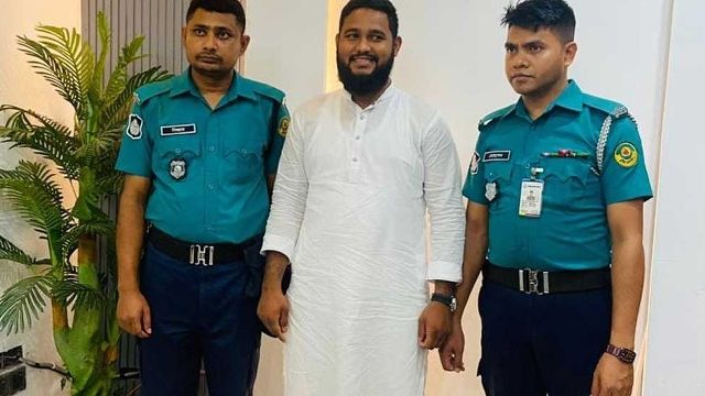 নারীকে লাথি মারা সেই জামায়াত কর্মী গ্রেপ্তার