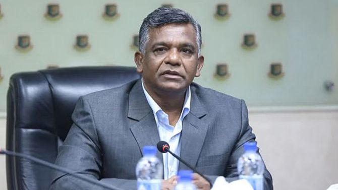 অস্ট্রেলিয়ার উদ্দেশে দেশ ছাড়লেন বিসিবি সভাপতি