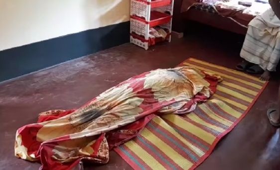 মান্দায় মাকে তালাক দিয়ে দ্বিতীয় বিবাহ করায় বাবাকে চিঠি লিখে মেয়ের গলায় ফাঁস দিয়ে আত্মহত্যা