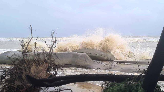 ১৫ জেলায় ৩ ফুট জলোচ্ছ্বাসের শঙ্কা